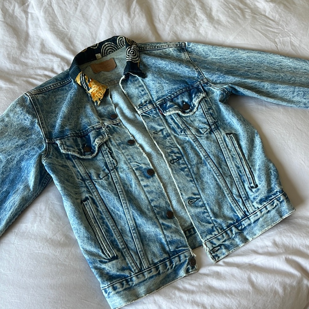 Levi’s Jean Jacket Made from USA vintage Fabrics like new